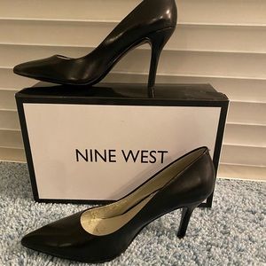 Nine West Black Pumps